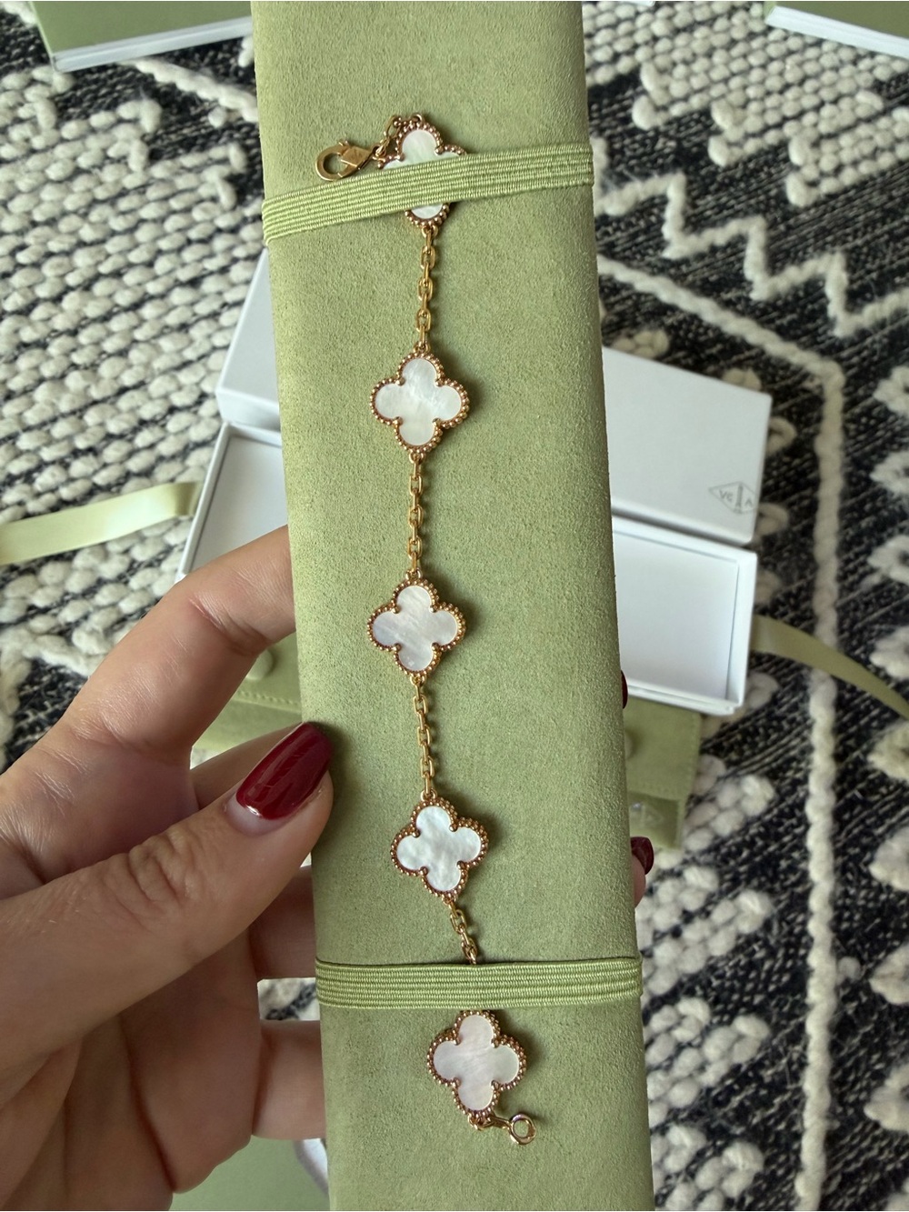 NEW never worn Vintage Alhambra bracelet, 5 motifs White Mother-of-Pearl - Picture 2 of 7